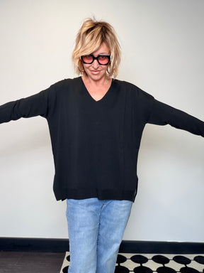 Maglia Oversize in Filo Fine Scollo a V