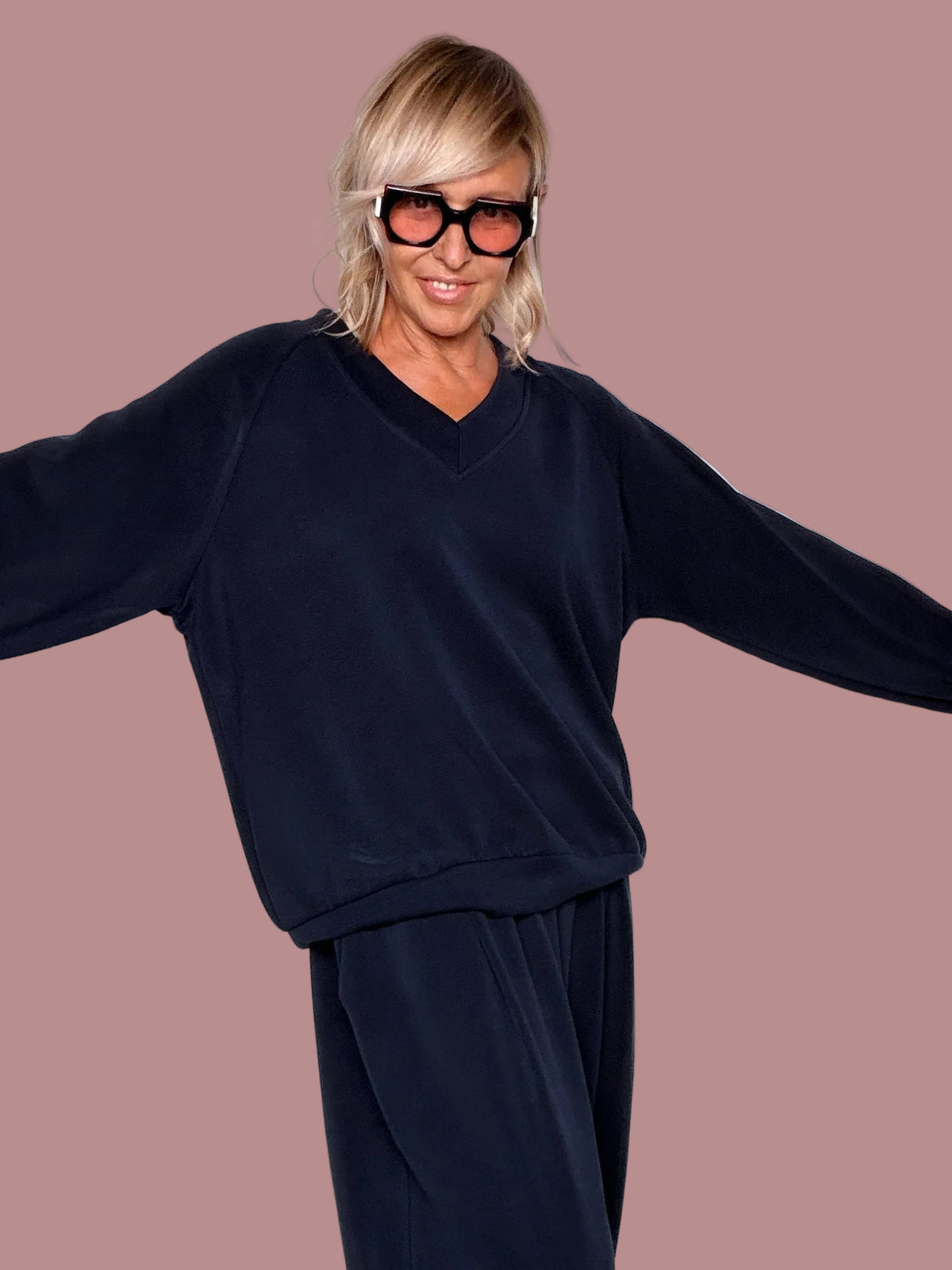 Felpa Oversize Scollo V in Modal – Nero / Vino / Navy / Moro