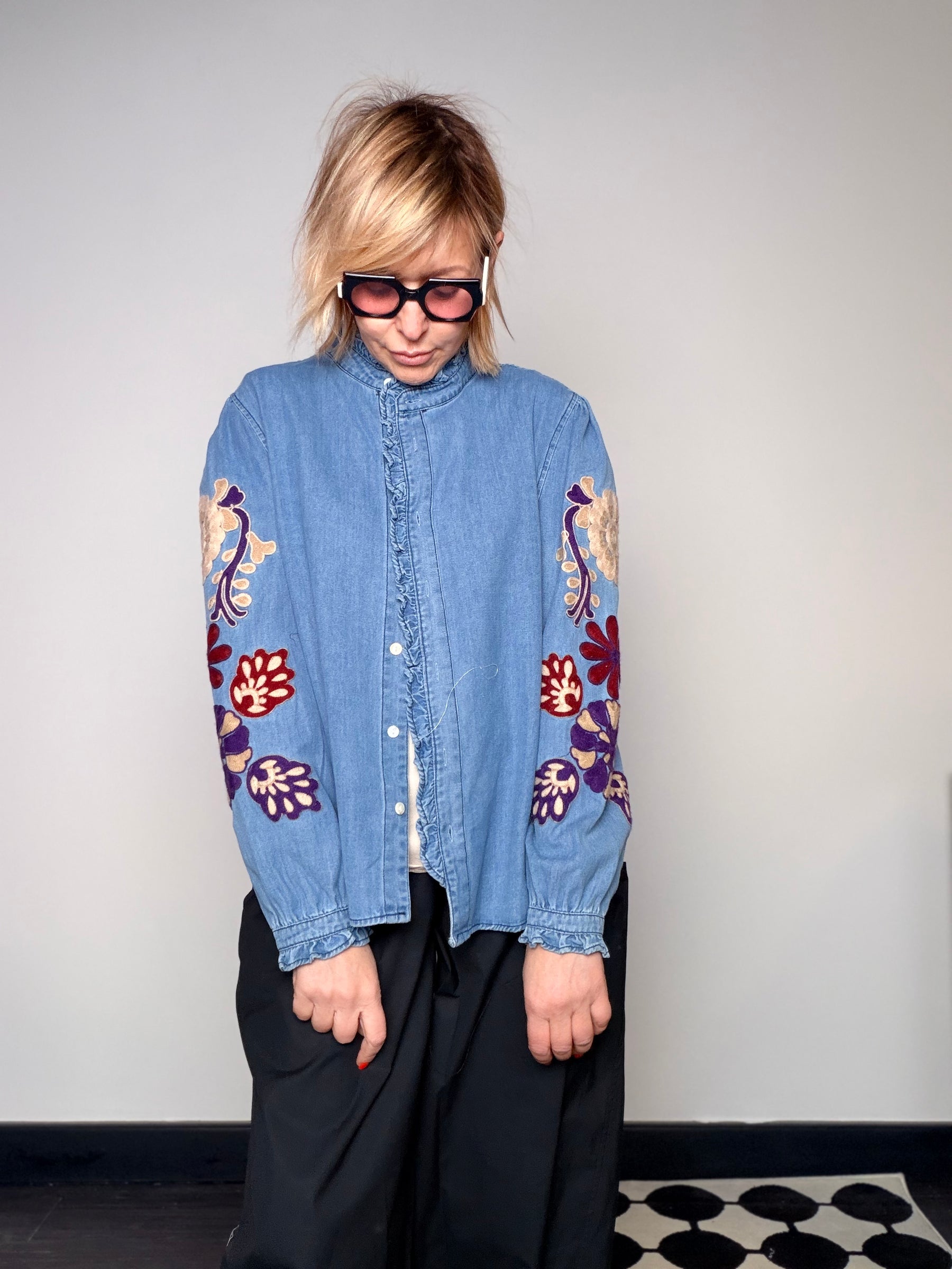 Camicia in Denim con Ricami Floreali Folk — Azzurro
