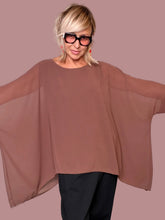 Blusa Oversize Pipistrello in Georgette – Marrone / Nero | FEMALE