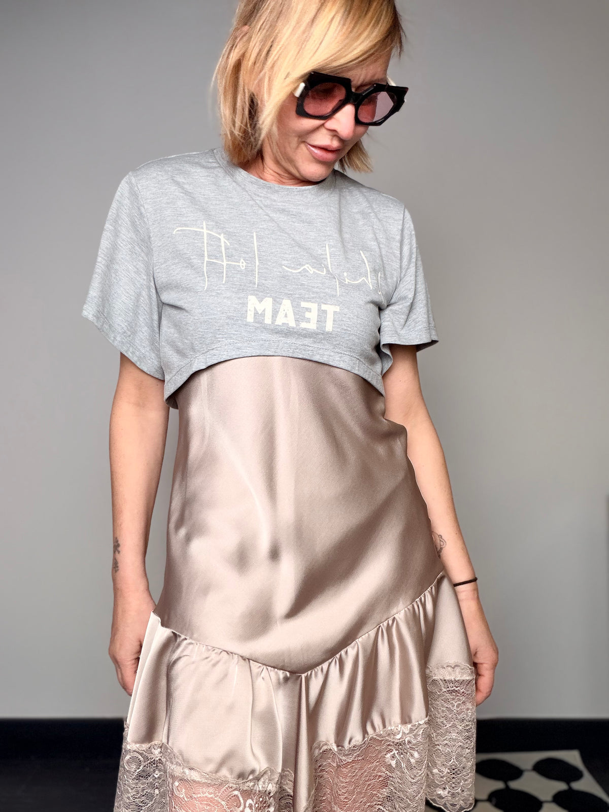 Set Coordinato Slip Dress + T-shirt Crop — Champagne / Grigio