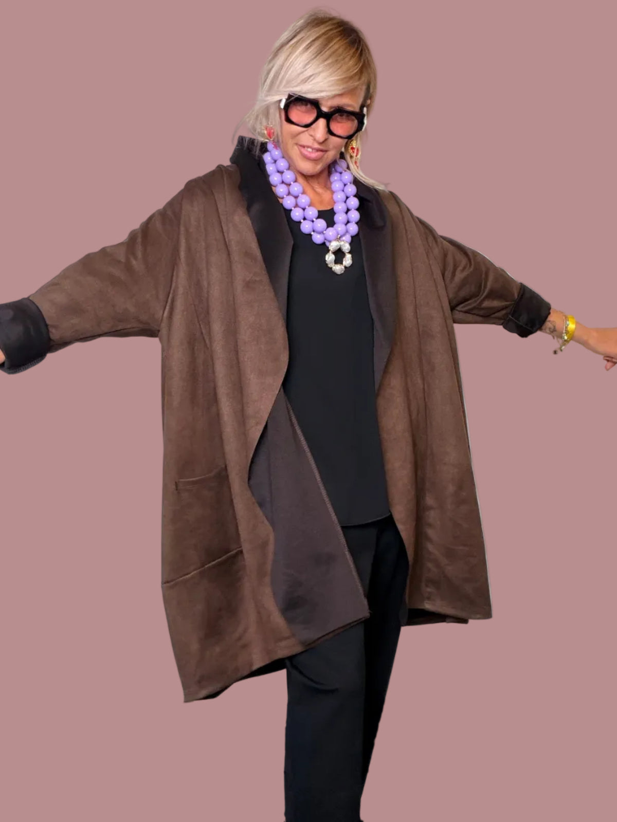 Giacca Oversize in Ecodaino con Revers in Raso – Nero / Marrone | FEMALE
