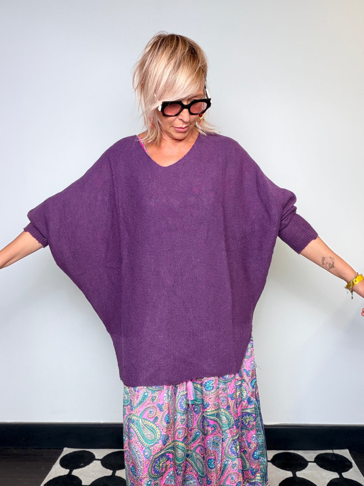 Maglia Oversize Scollo V Maniche Kimono – Viola / Nero / Rosa / Cammello