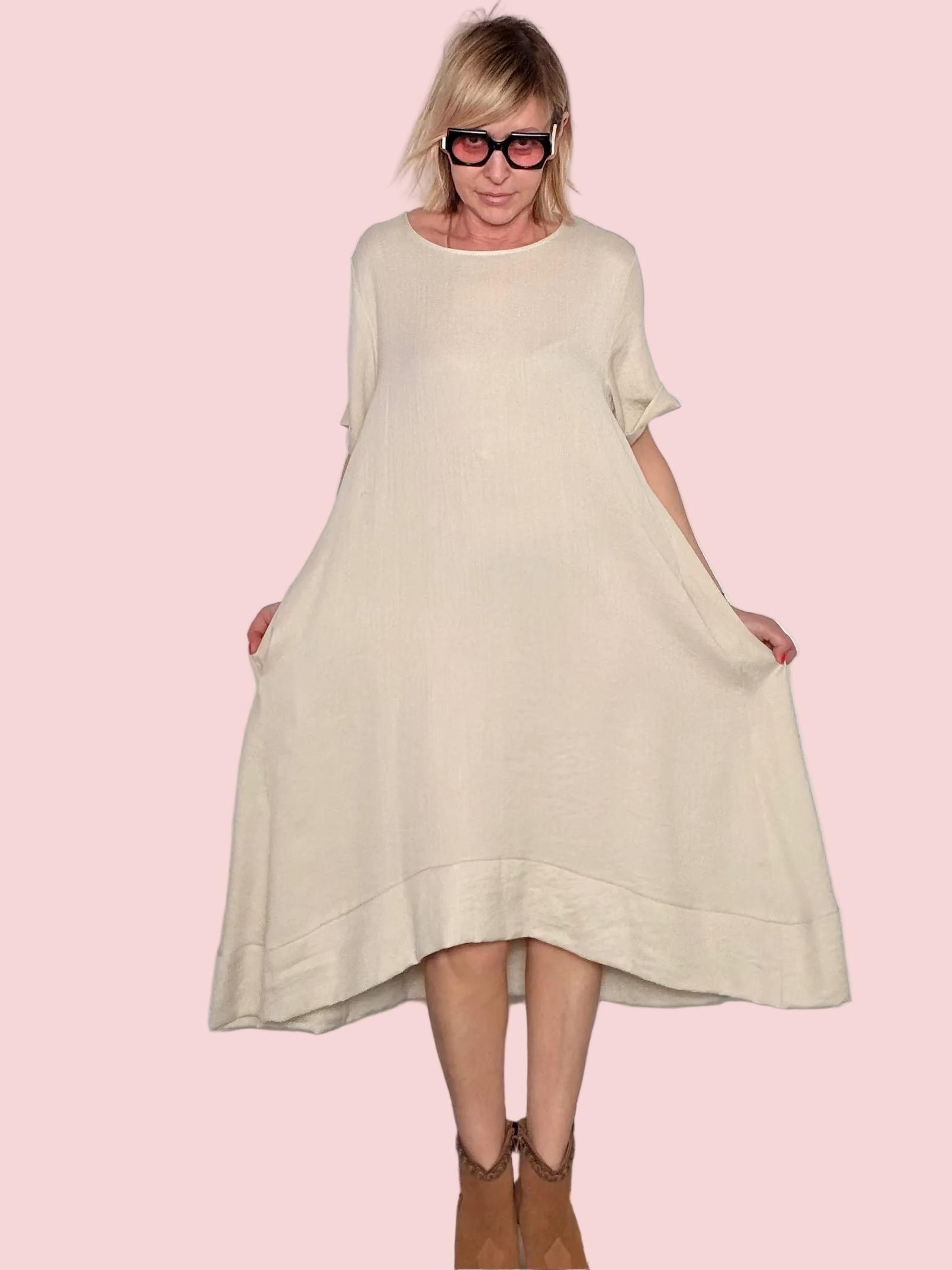 Abito Over a T con Orlo Asimmetrico — Panna / Rosa Cipria