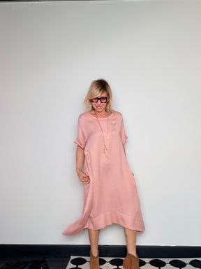 Abito Over a T con Orlo Asimmetrico — Panna / Rosa Cipria
