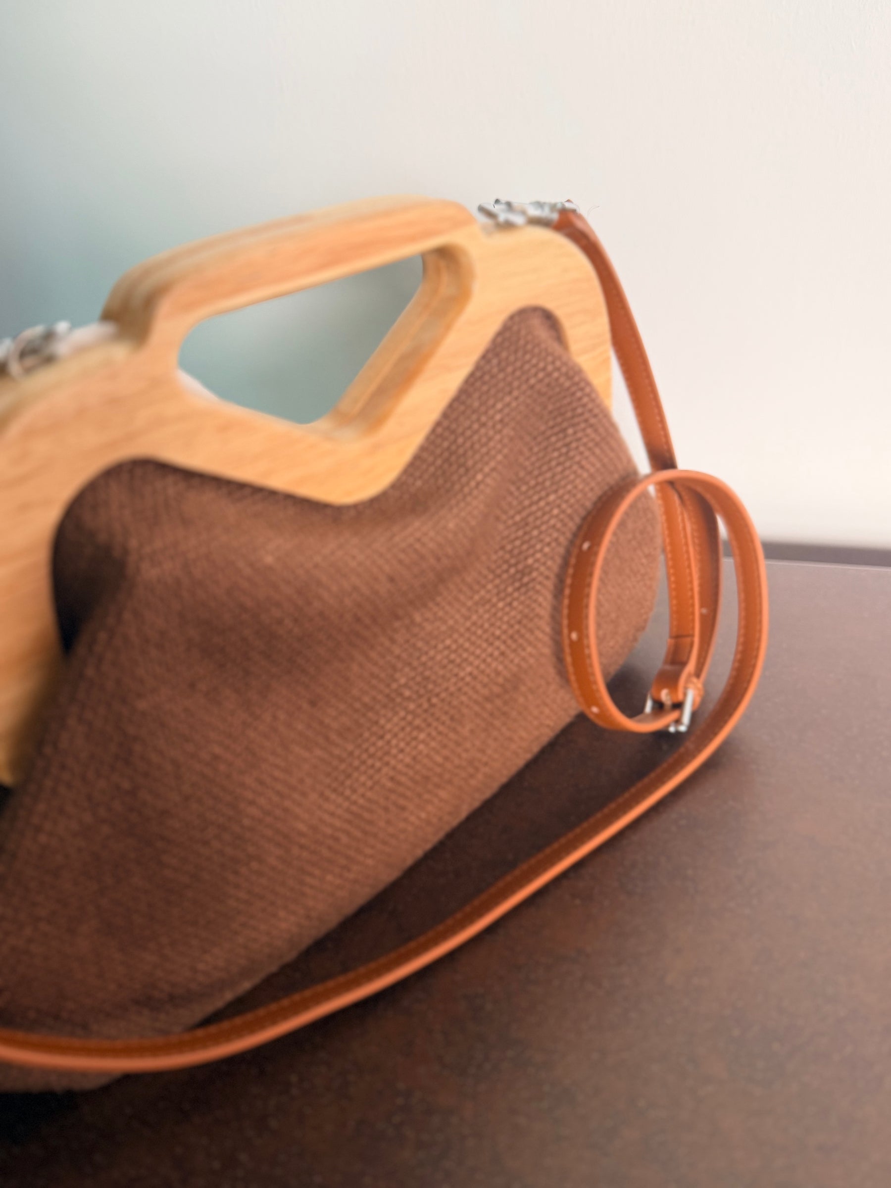 Borsa in Iuta con Manico in Legno e Tracolla