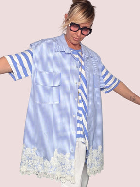 Camicia Oversize Righe Azzurro – Orlo Pizzo