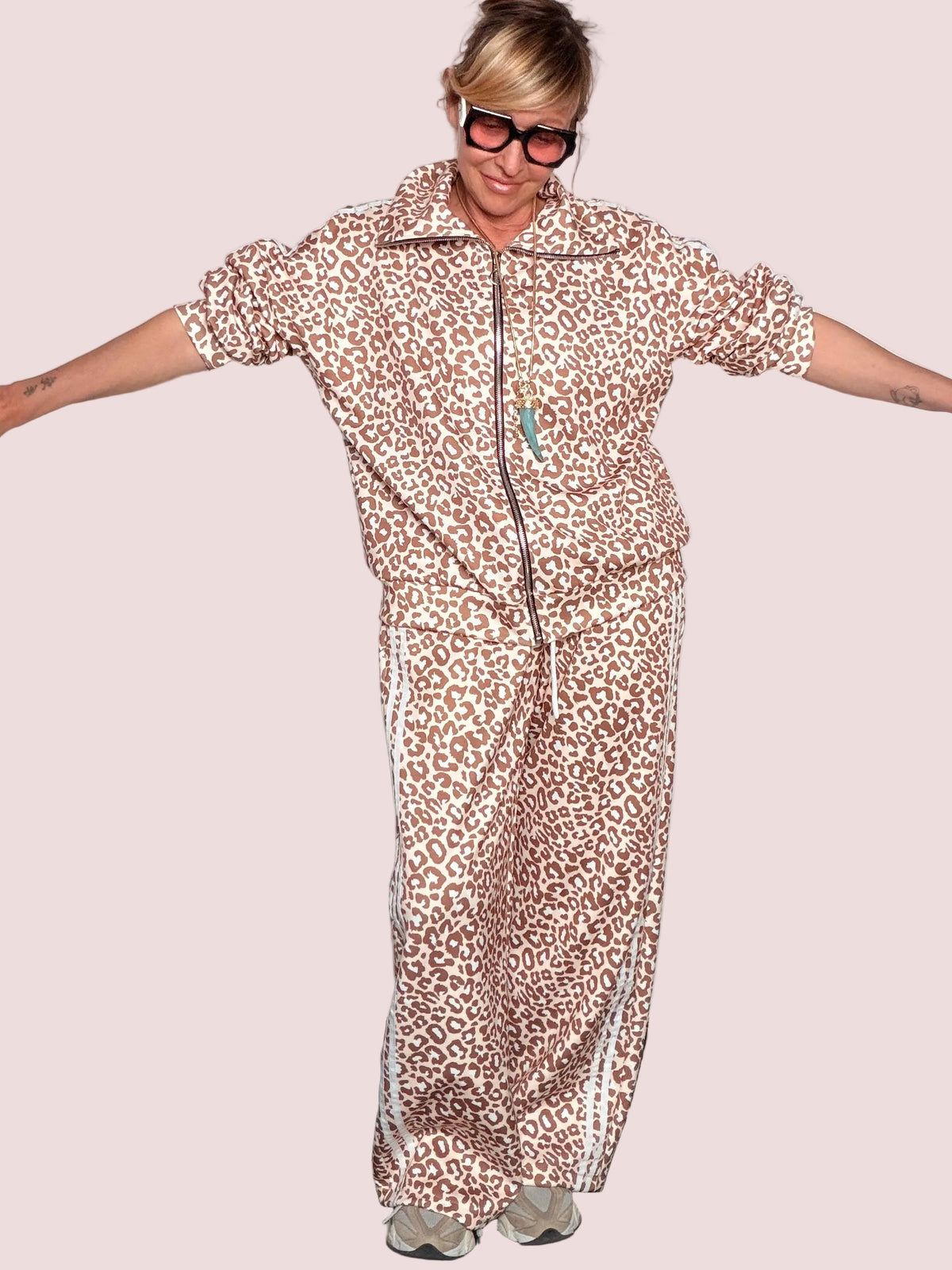 Completo Sportivo Animalier – Giacca Zip + Pantalone Palazzo