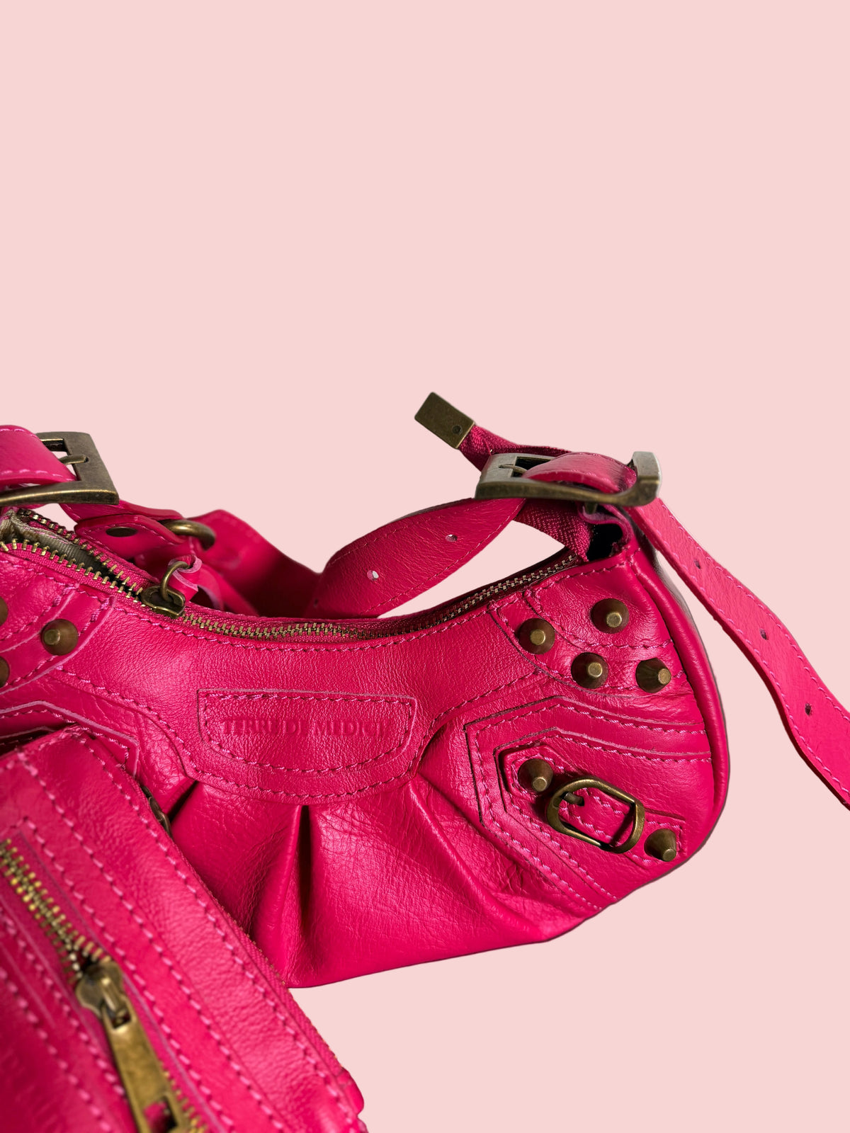Mini Bag in Pelle con Borchie e Pochette — Rosa Fuchsia