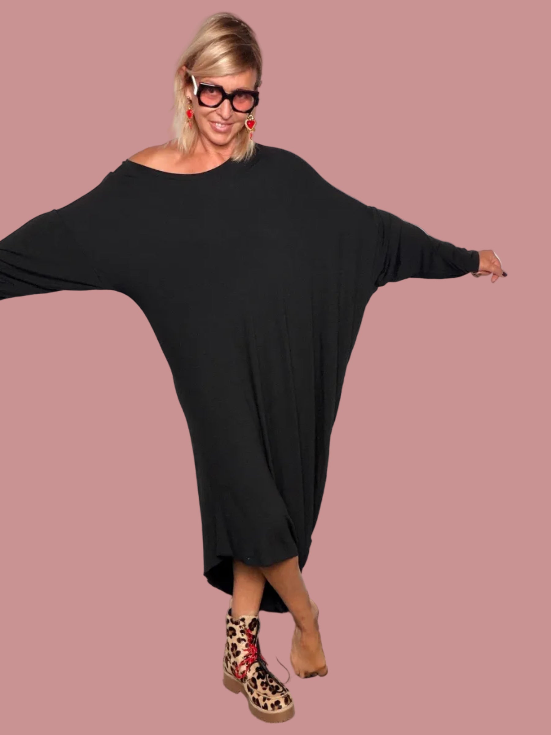 Abito Oversize Asimmetrico Off-Shoulder