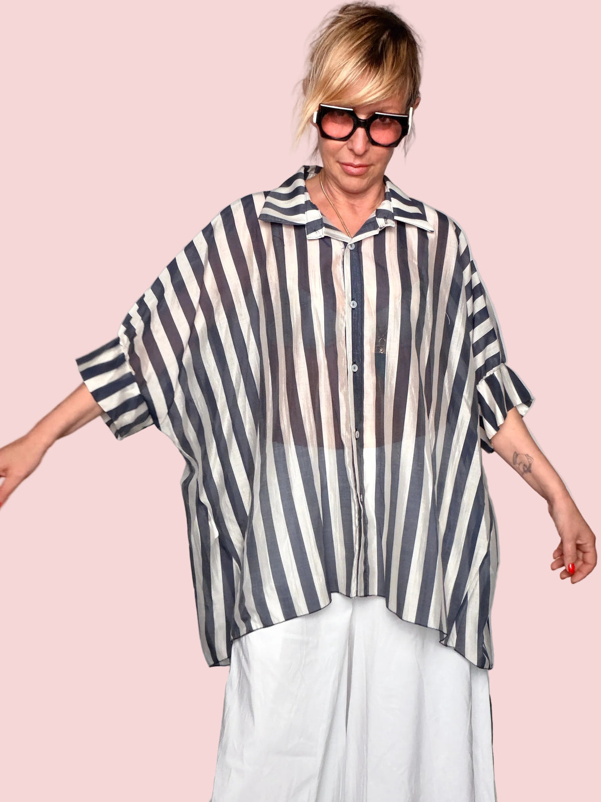 Camicia a Righe Oversize in Tencel — Manica Corta Kimono