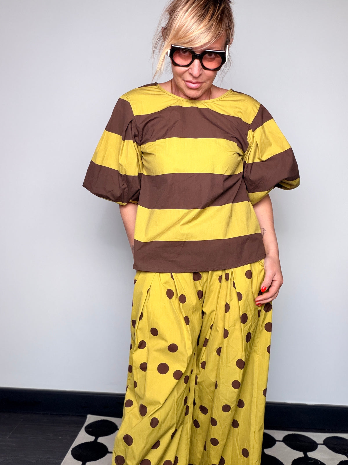 Top a Righe Orizzontali con Maniche a Palloncino — Due Colori