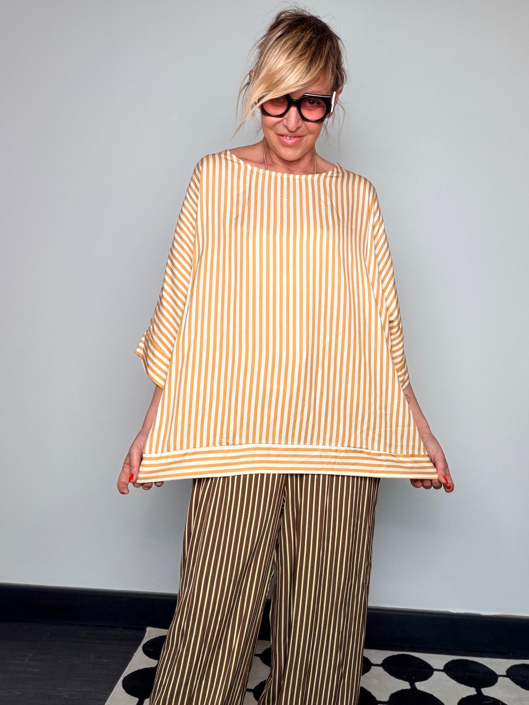 Maglia Maxi a Righe in Viscosa — Silhouette Trapezoidale Oversize