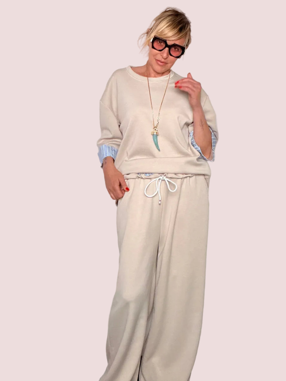 Completo Felpa + Pantalone Wide Leg Beige con Dettaglio Camicia a Righe