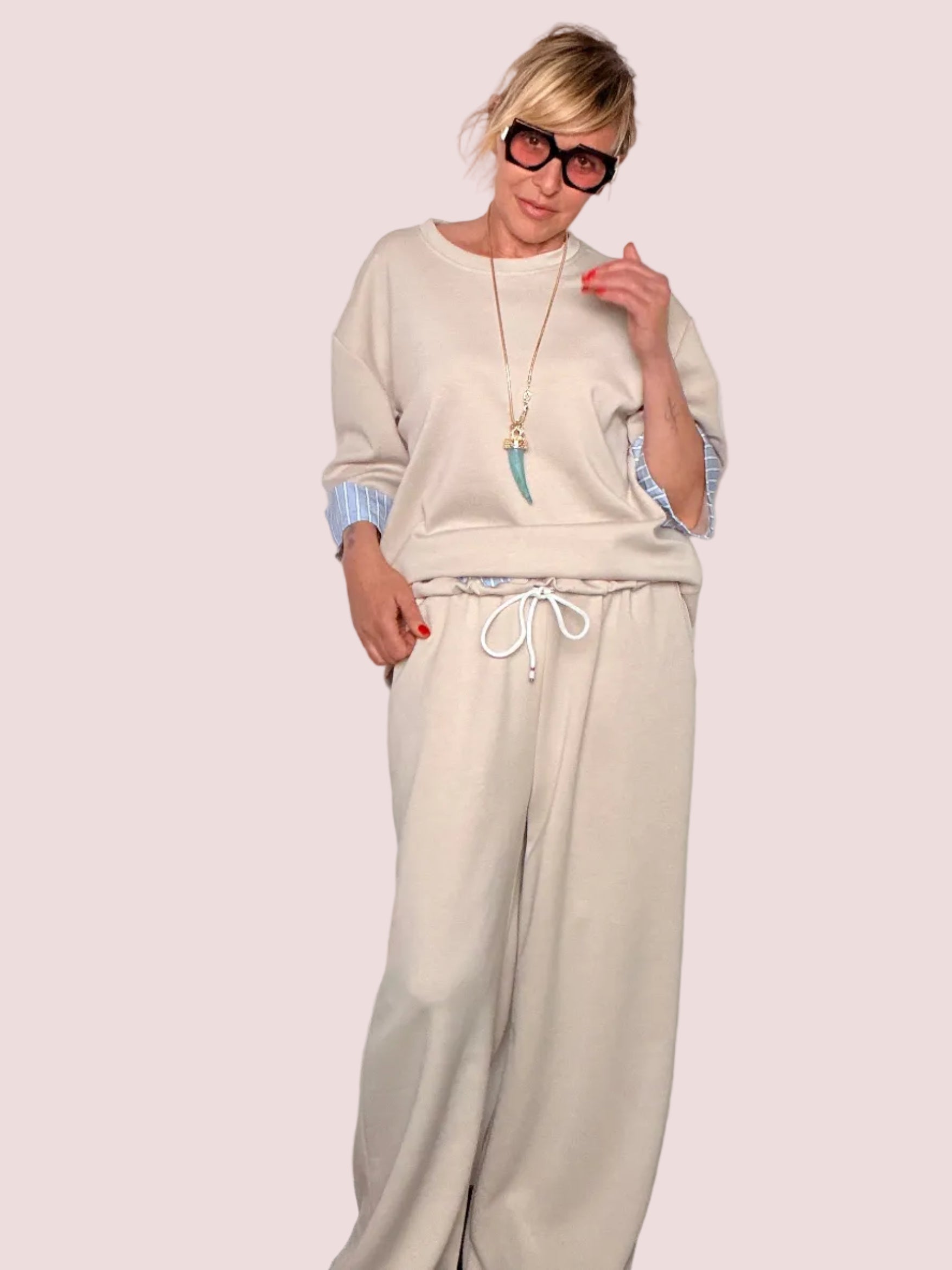 Completo Felpa + Pantalone Wide Leg Beige con Dettaglio Camicia a Righe