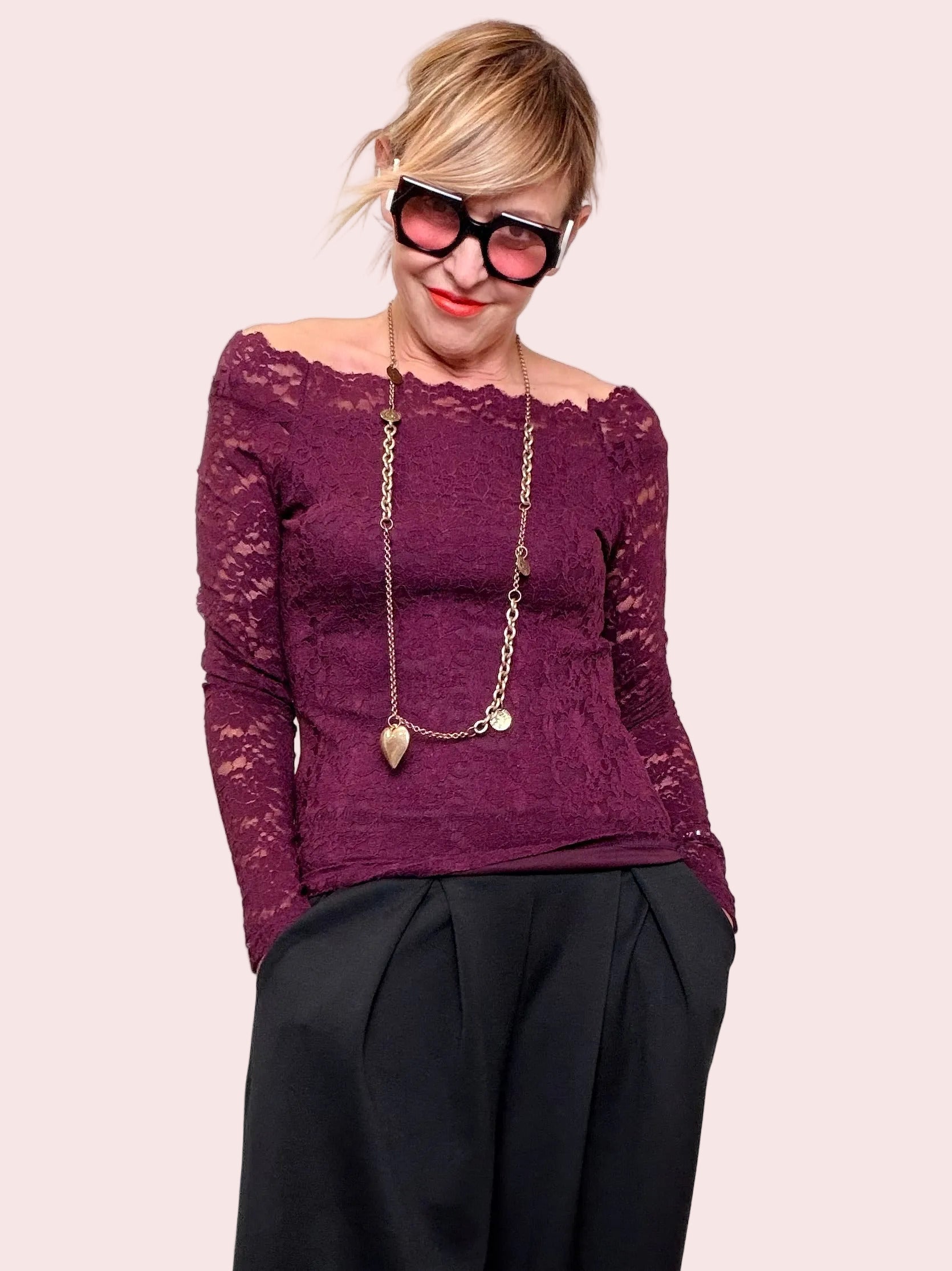 Maglia in pizzo – femminile, raffinata e super seducente