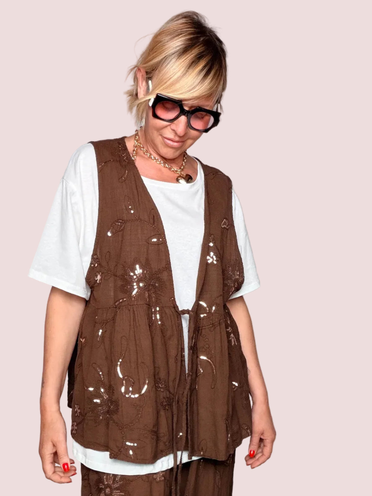 Set T-Shirt + Gilet con Paillettes e Ricami Floreali