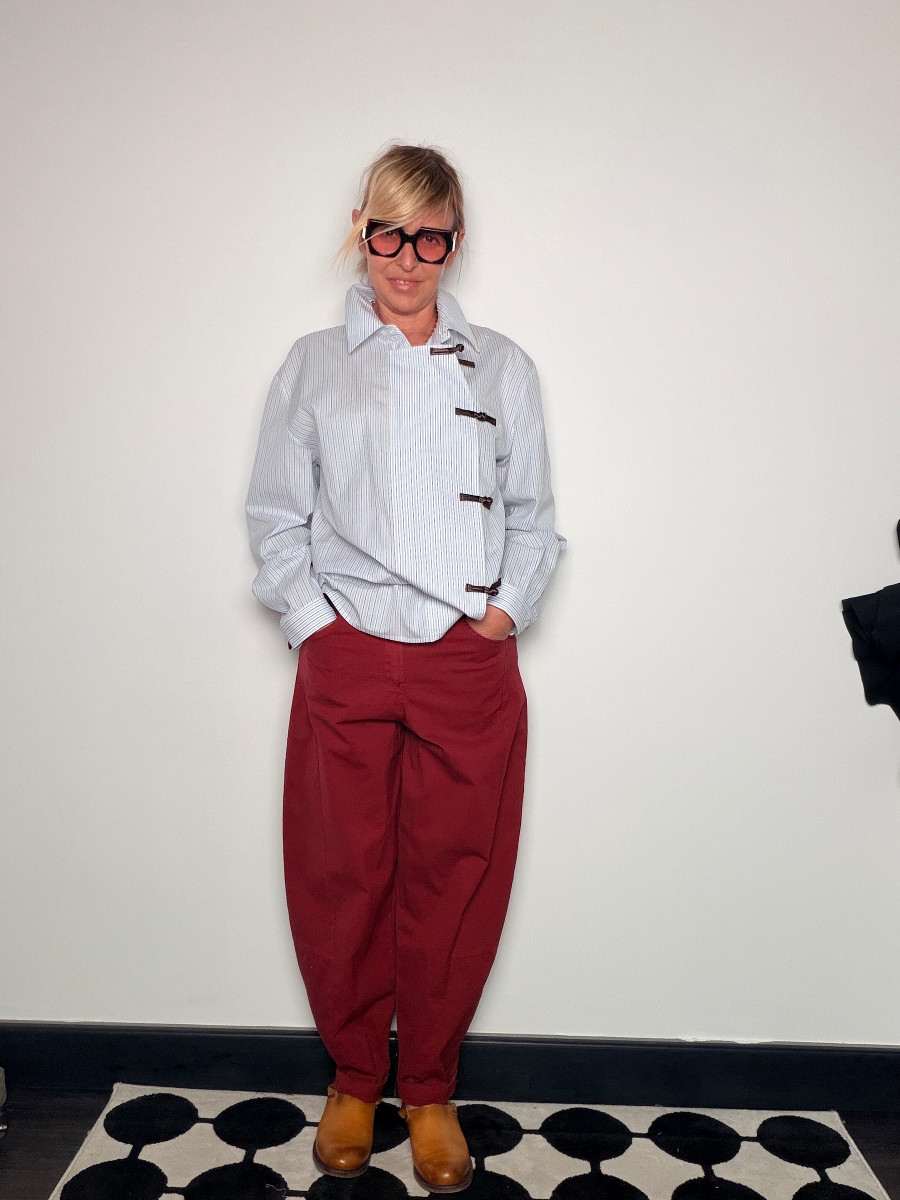 Pantalone Balloon Bordeaux con Cintura in Cuoio