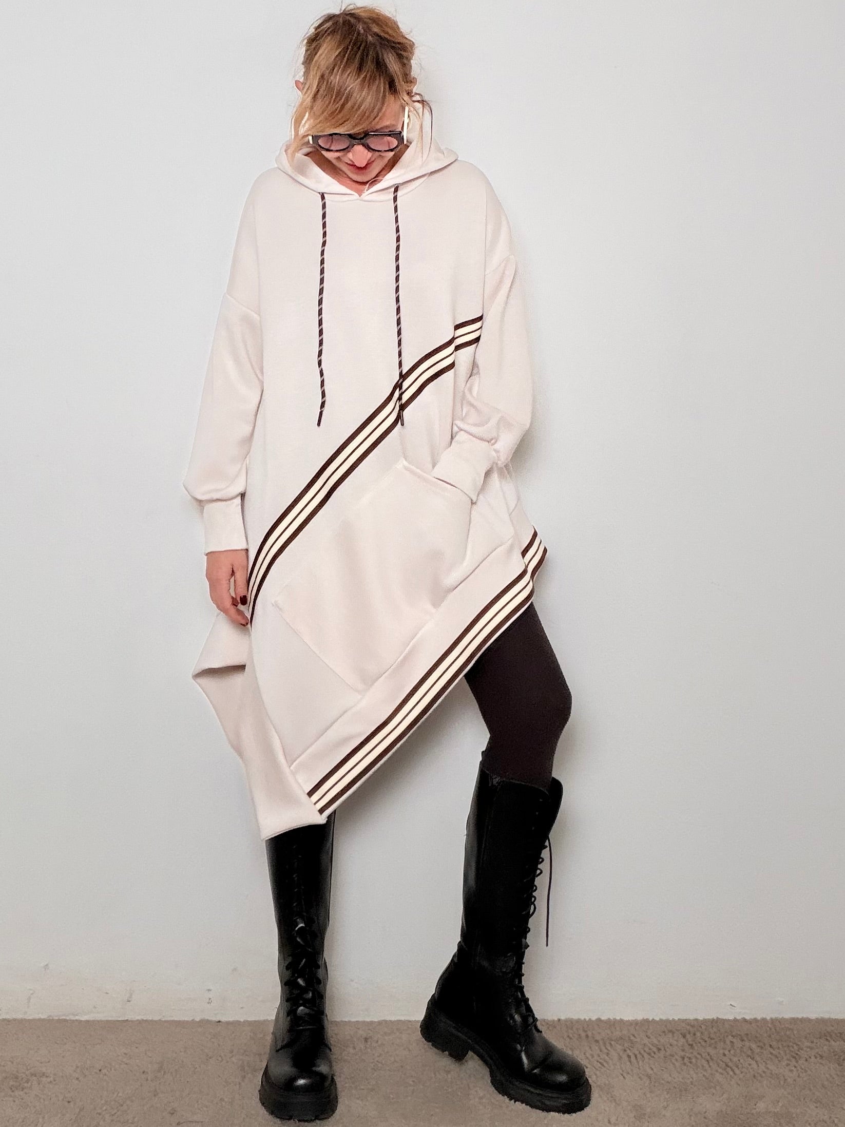 Maxi Felpa Asimmetrica con Cappuccio