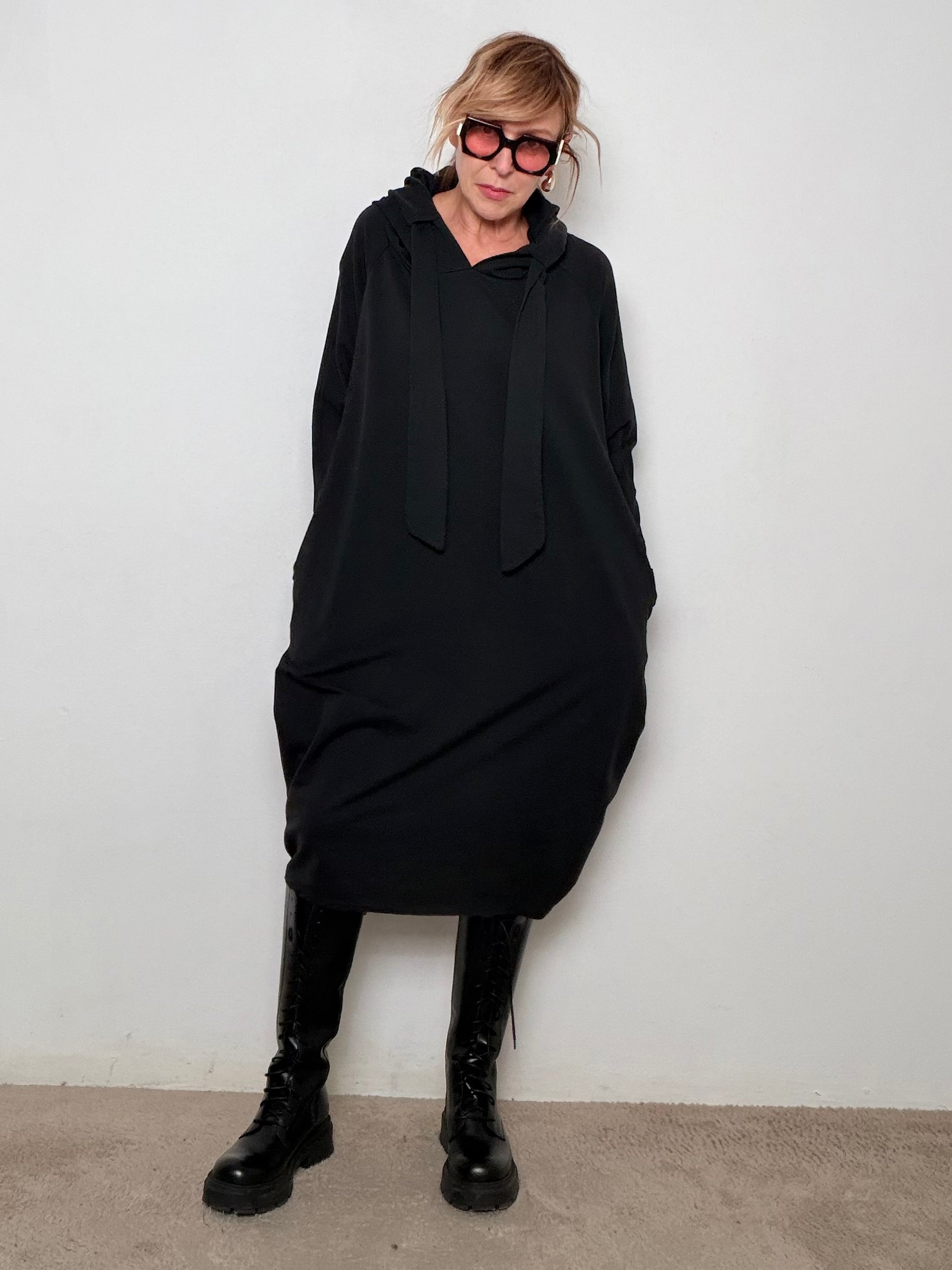 Abito Felpa Oversize con Cappuccio – Comfort Urbano al Massimo