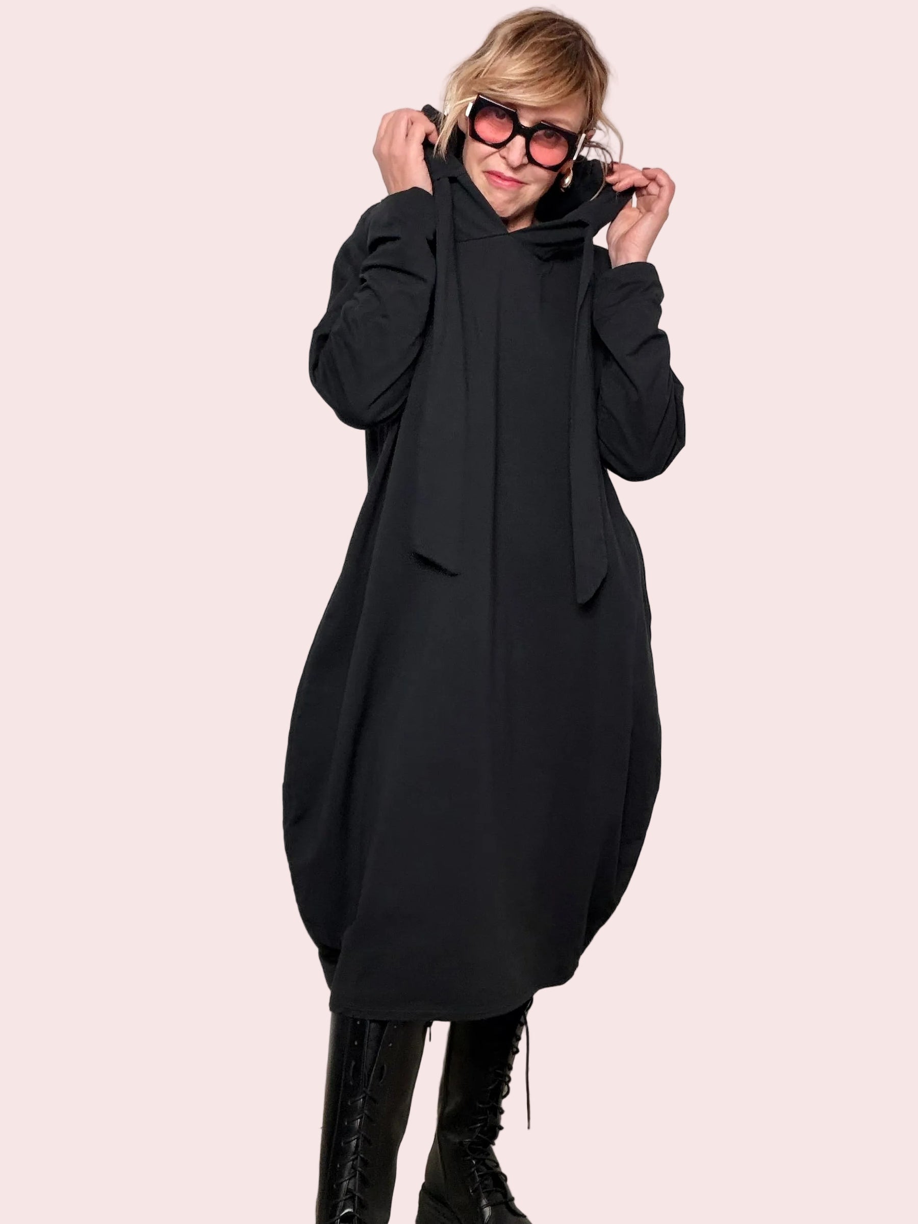 Abito Felpa Oversize con Cappuccio – Comfort Urbano al Massimo