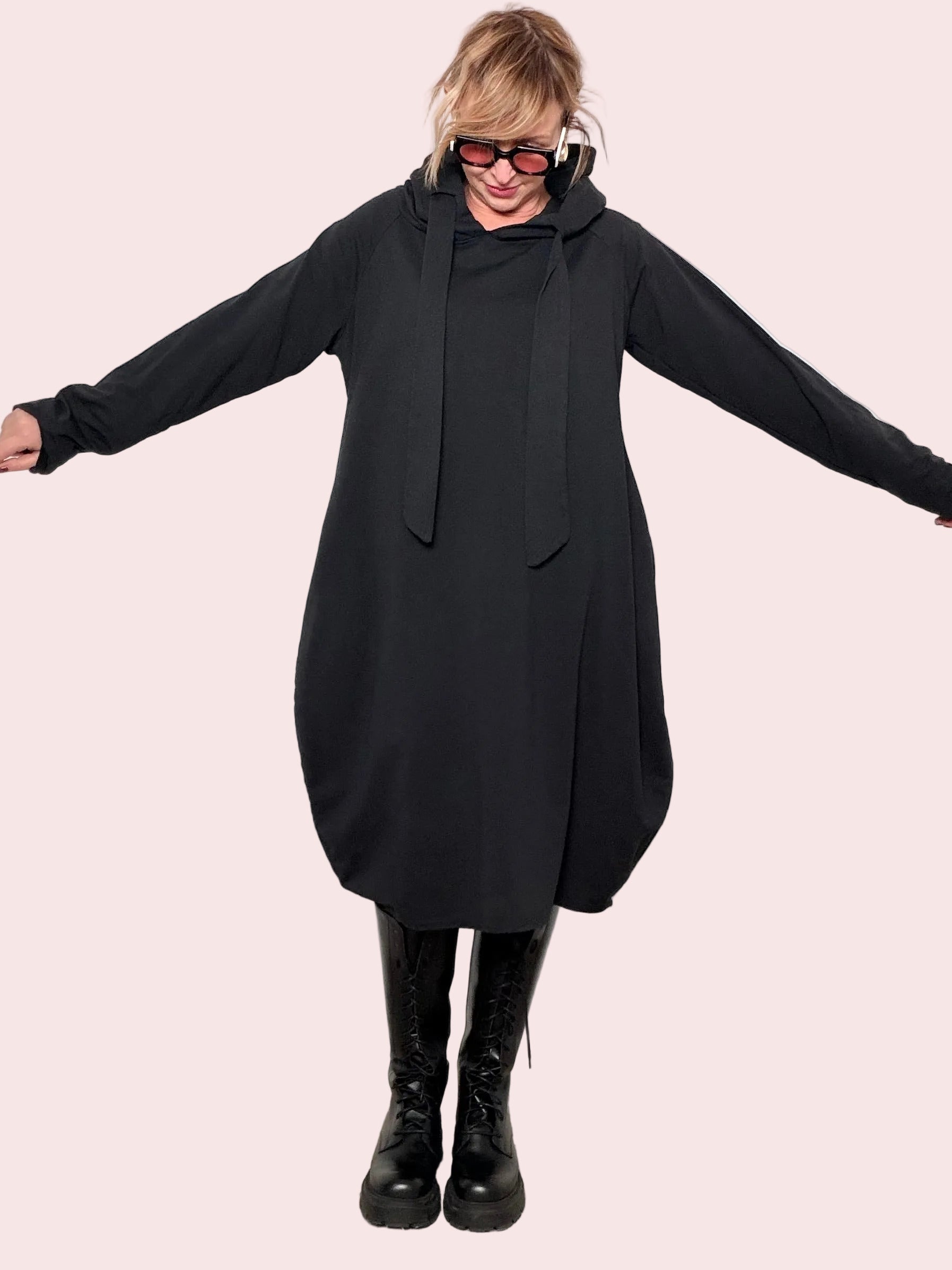 Abito Felpa Oversize con Cappuccio – Comfort Urbano al Massimo