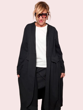 Cardigan felpa lungo dal mood urbano e rilassato