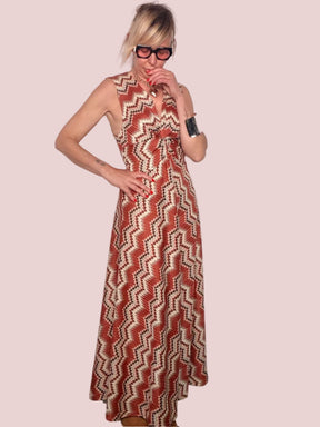 Abito Maxi Chevron Terracotta con Nodo Twist