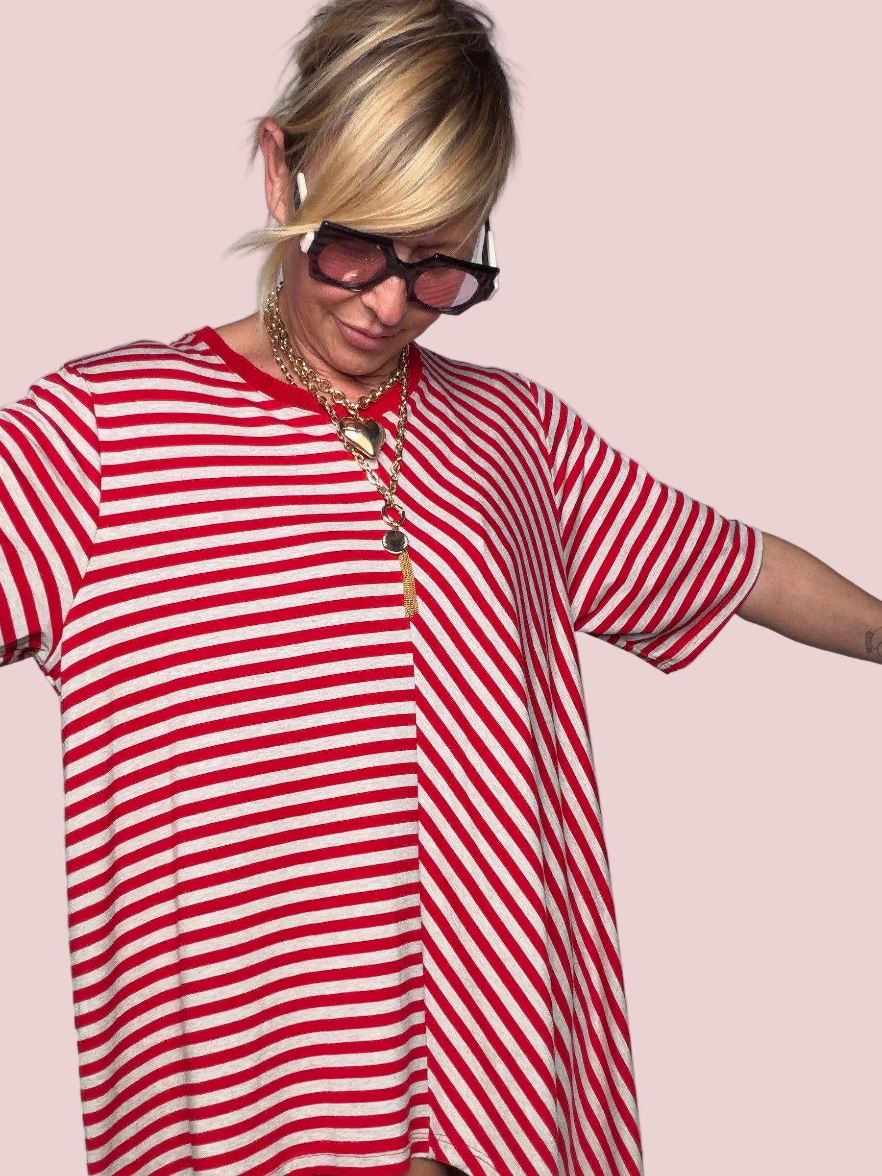 Maglia Oversize a Righe con Design Asimmetrico