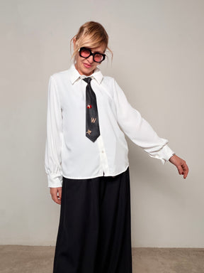 Camicia con cravatta – stile deciso e super chic