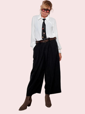 Pantalone Ampio Stile Sartoriale – Eleganza con Carattere