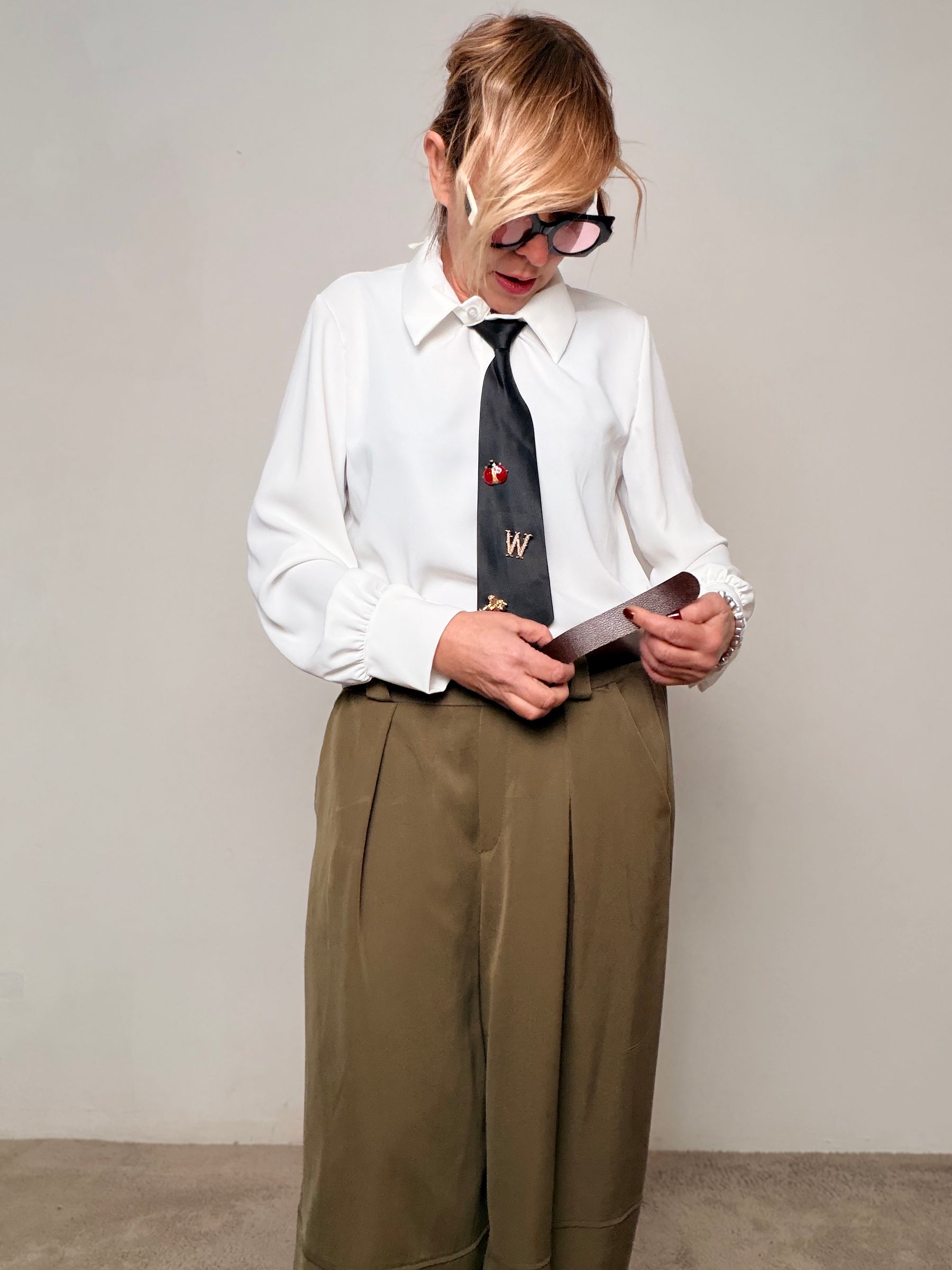 Pantalone Ampio Stile Sartoriale – Eleganza con Carattere