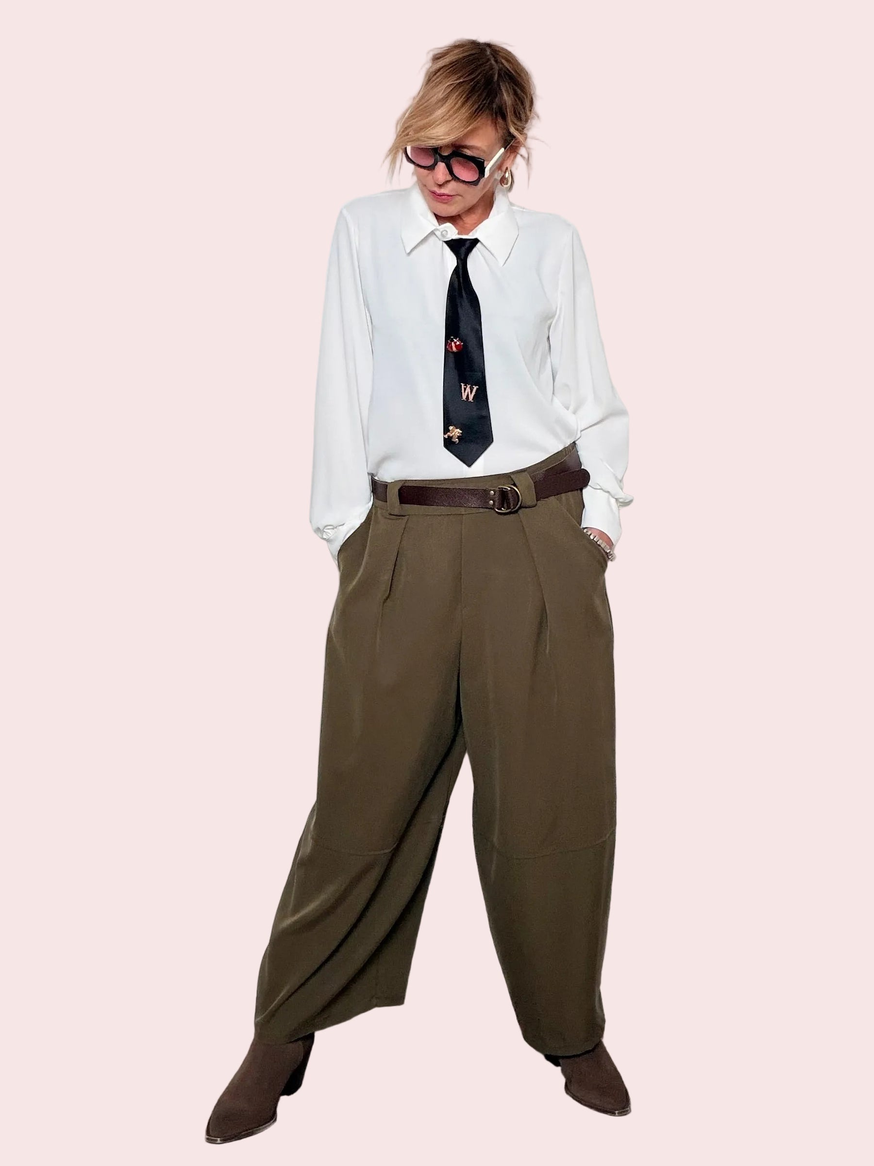 Pantalone Ampio Stile Sartoriale – Eleganza con Carattere