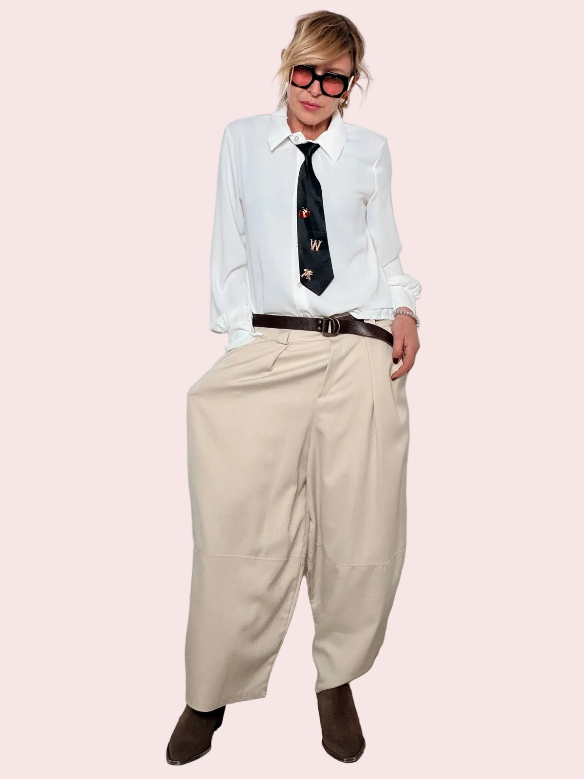 Pantalone Ampio Stile Sartoriale – Eleganza con Carattere