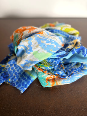 Foulard Stampa Astratta Blu Arancio Verde