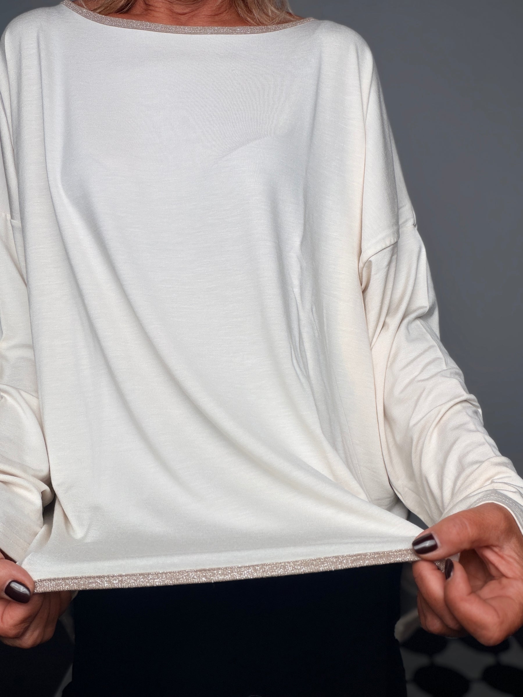 Maglia Oversize a Maniche a Pipistrello con Bordo a Contrasto