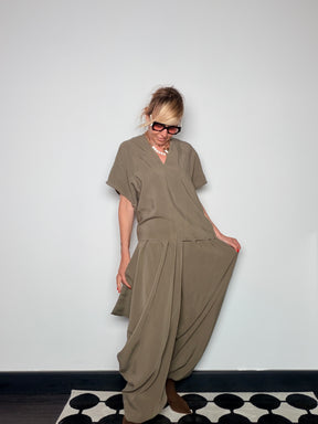Completo due pezzi top V-neck e pantalone balloon