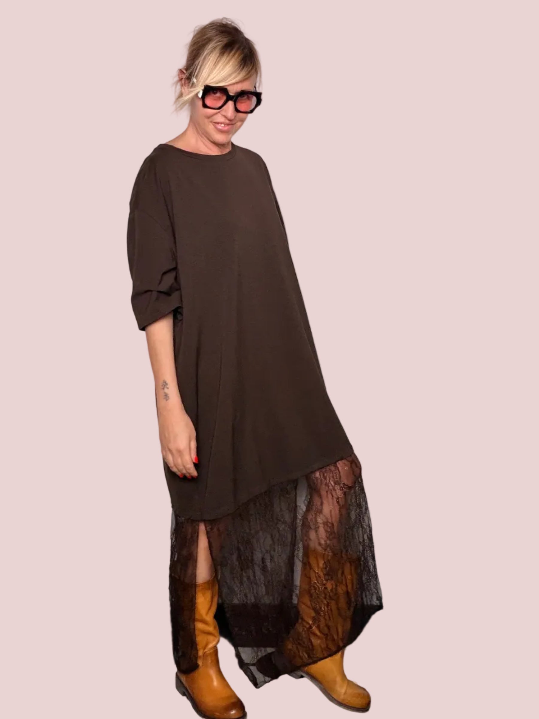 Maxi t-shirt con orlo in pizzo ( preordine in arrivo il 26 aprile )