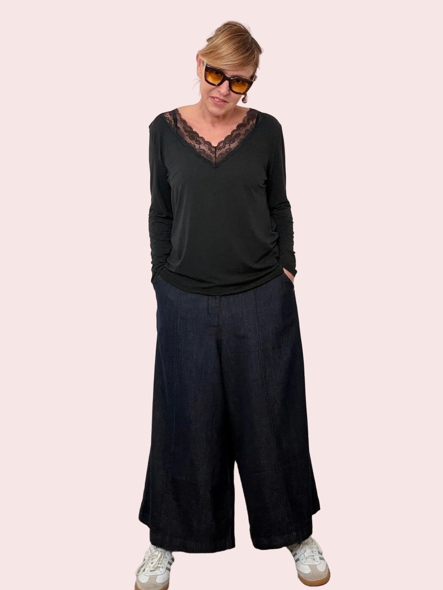 Jeans Over a Gamba Ampia