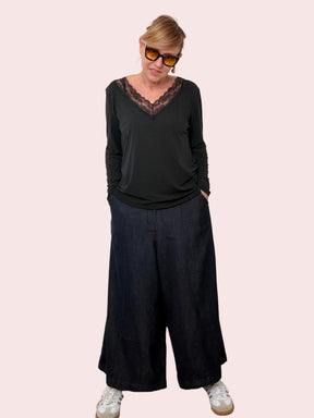 Jeans Over a Gamba Ampia