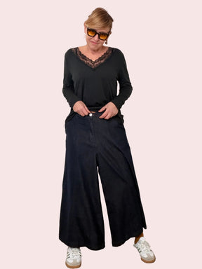 Jeans Over a Gamba Ampia