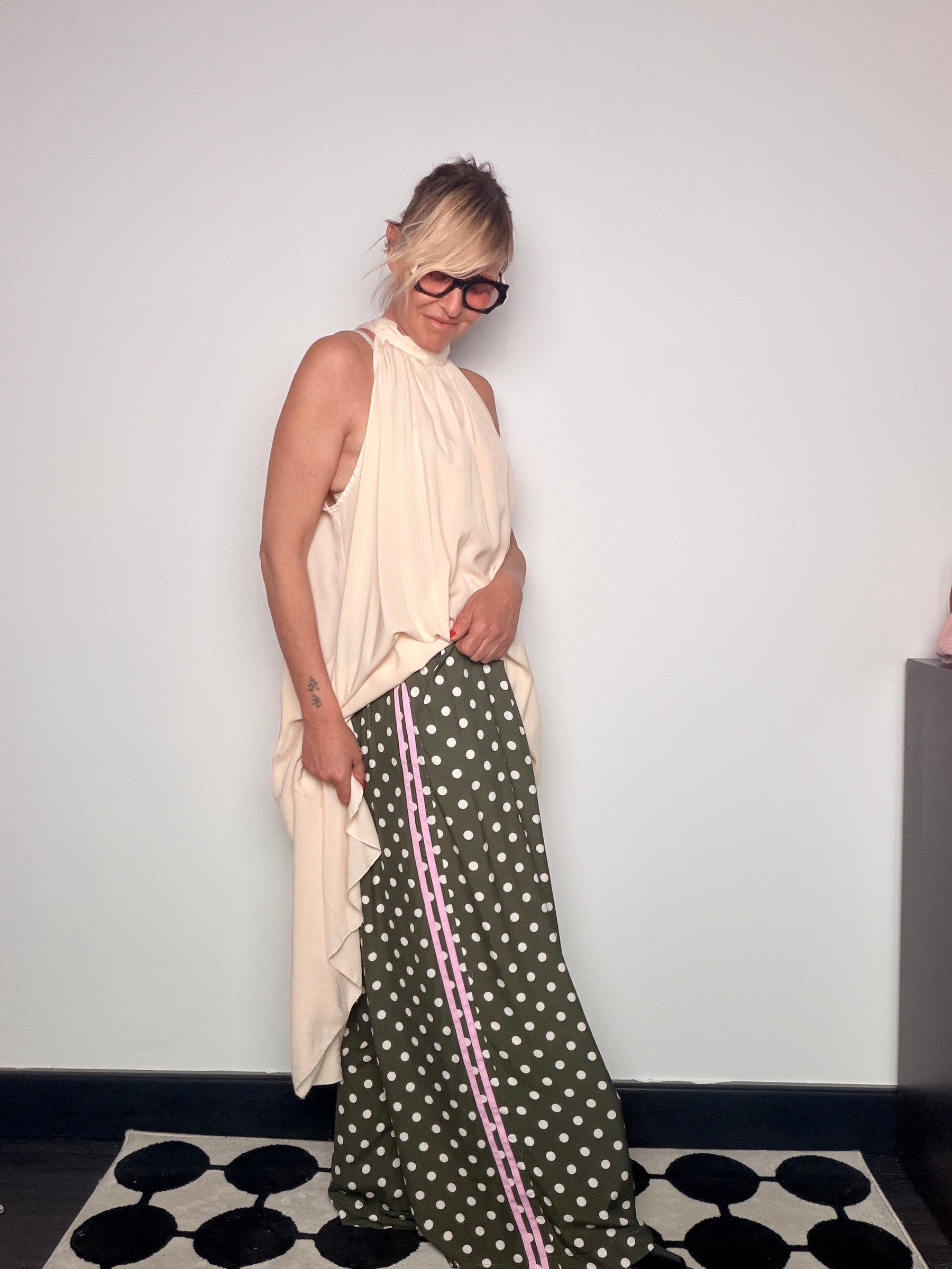 Pantalone Palazzo a Pois con Banda Laterale a Contrasto