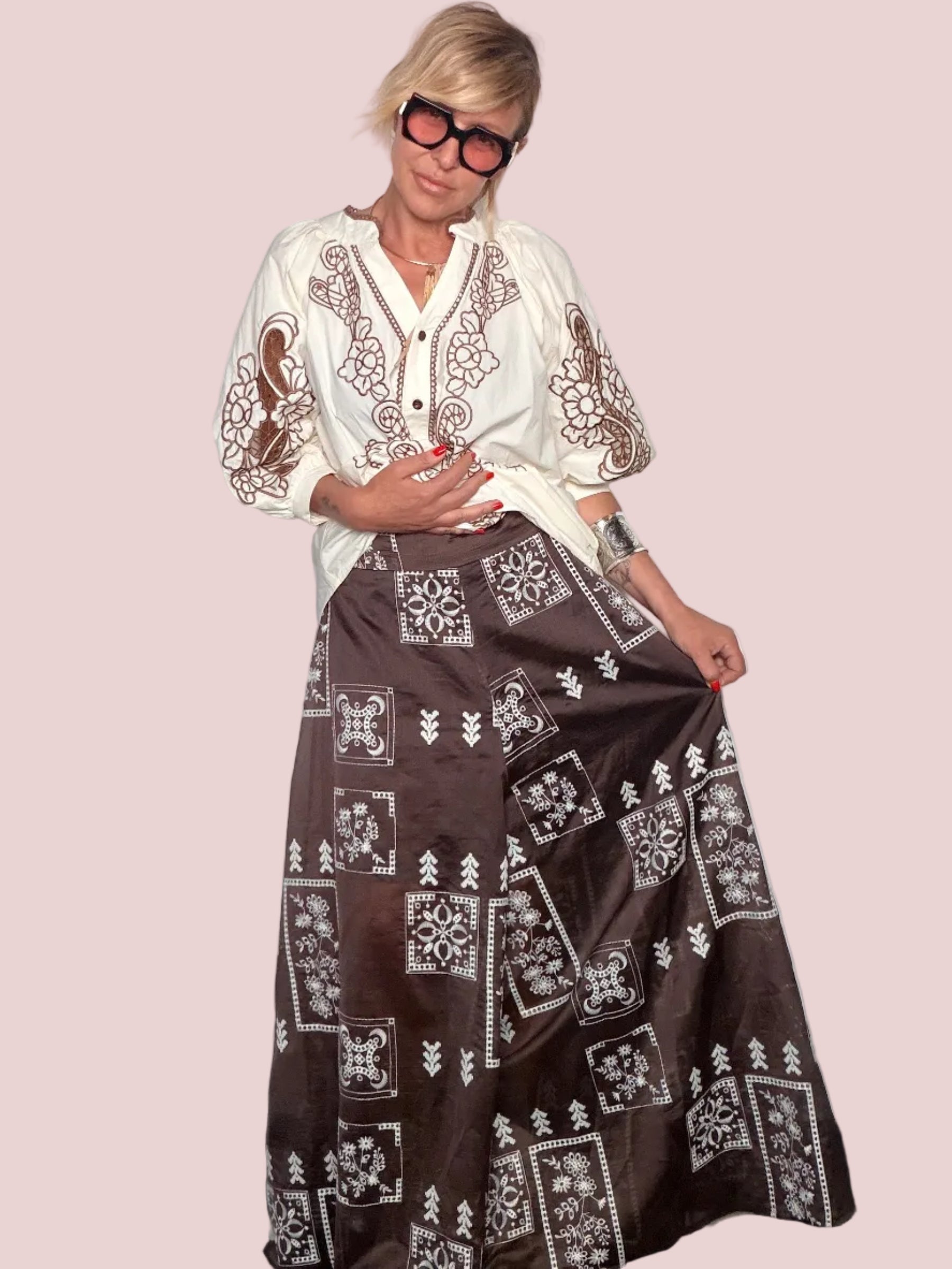 Pantalone Palazzo con Stampa Patchwork Folk – Marrone/Bianco