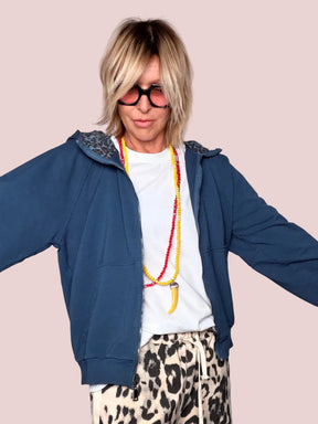 Felpa Leggera con Zip e Cappuccio Leopardato — Oversize