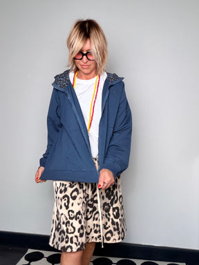 Felpa Leggera con Zip e Cappuccio Leopardato — Oversize