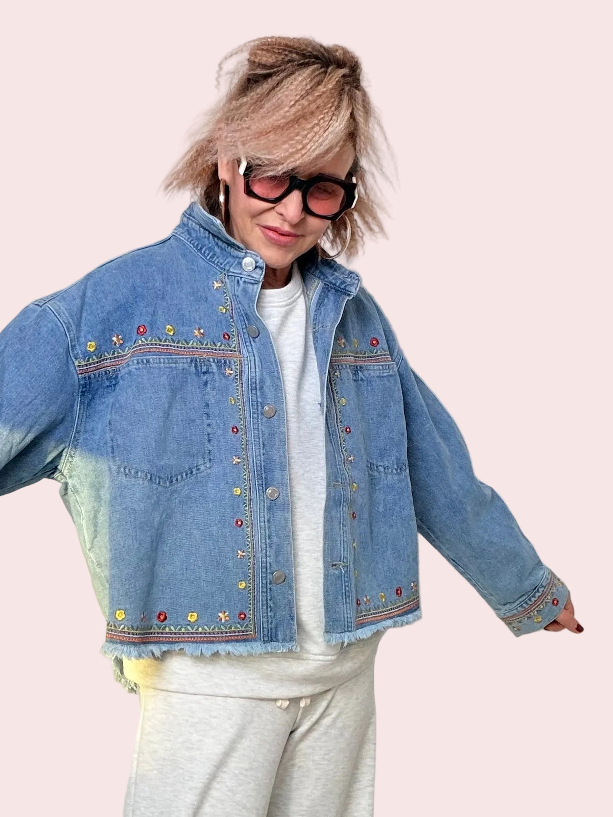 Giacca Jeans con Ricami Decorativi