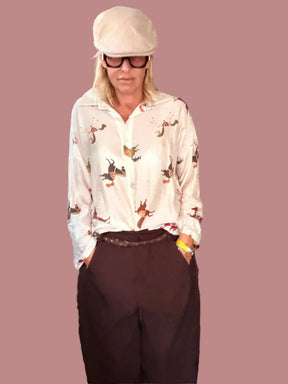Pantalone ampio con tasche piatte davanti
