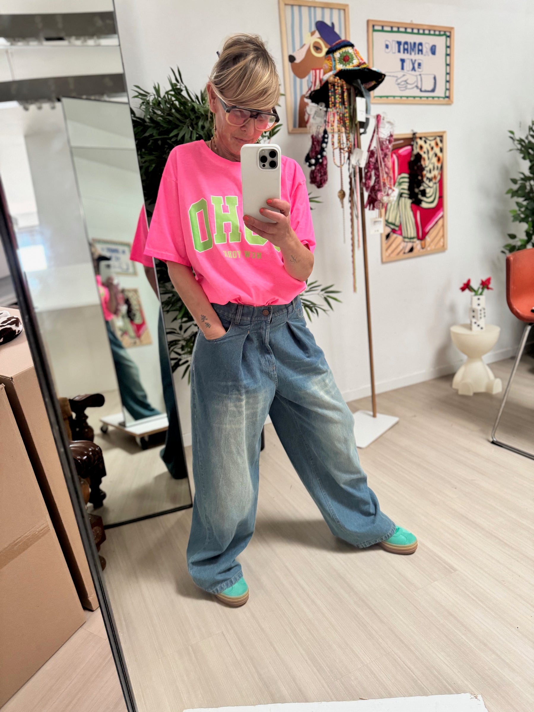 FEMALE - T-Shirt "SOHO NEW YORK" – Stile Urban con un Tocco Ironico