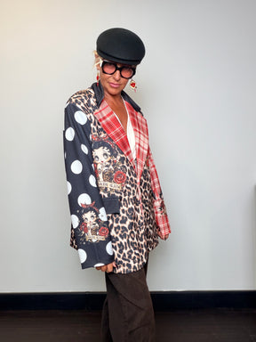 FEMALE – Blazer "Wild Heart" – Quando il Caos Diventa Arte