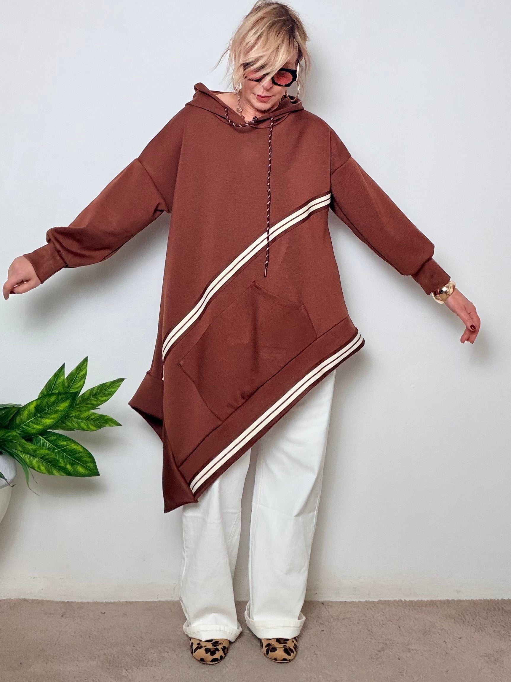 Maxi Felpa Asimmetrica con Cappuccio